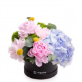 Aranjament floral cu bujori și hortensii „Armonia"
