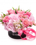 Aranjament floral cu trandafiri și hortensii "Esența feminității" – imaginea 1