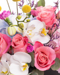 "Summer Aroma" floral arrangement with roses and orchids – imaginea 2