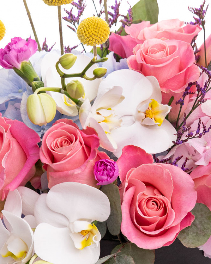 "Summer Aroma" floral arrangement with roses and orchids – imaginea 2
