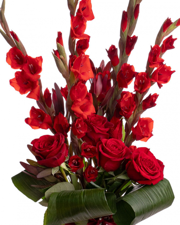 Red gladioli and rose bouquet – the image 2