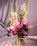 Buchet gladiole și trandafiri mov – imaginea 3