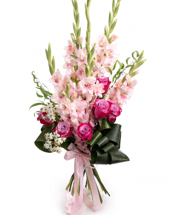 Gladioli and rose bouquet – the image 1