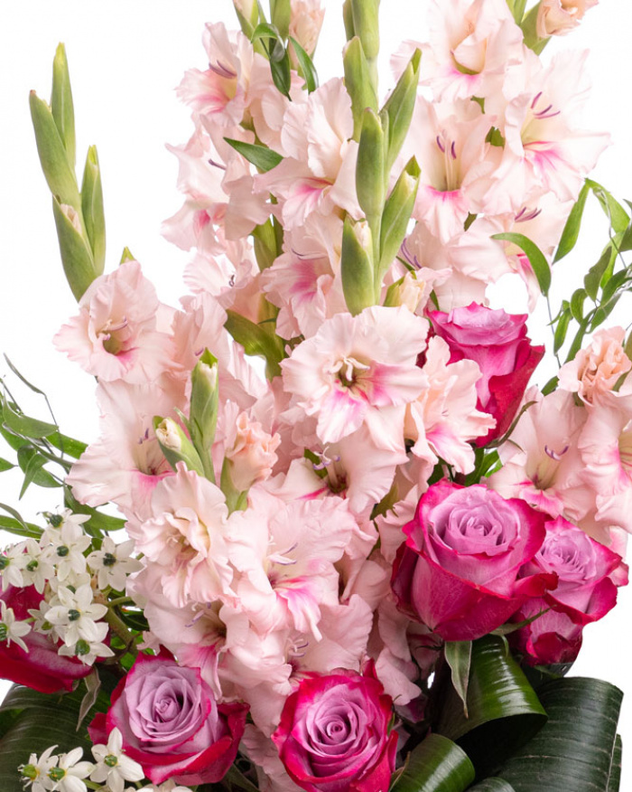 Gladioli and rose bouquet – the image 2