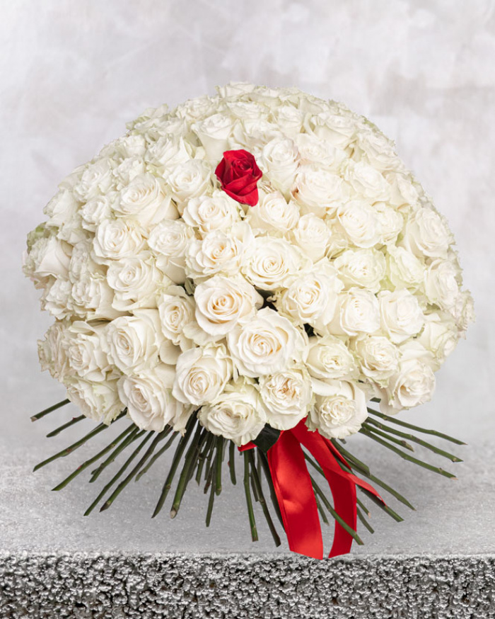 Buchet 101 trandafiri "Love Blossom" – imaginea 1