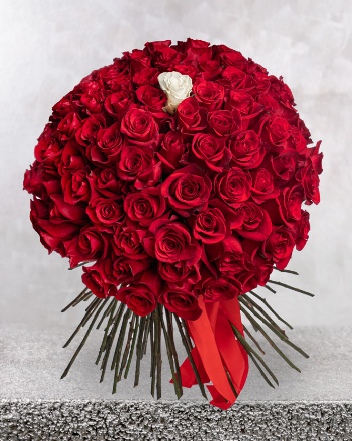"Romantique Reverie" 101 Rose Bouquet – the image 2