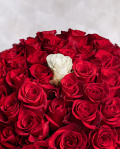 Buchet 101 trandafiri "Romantique Reverie" – imaginea 3
