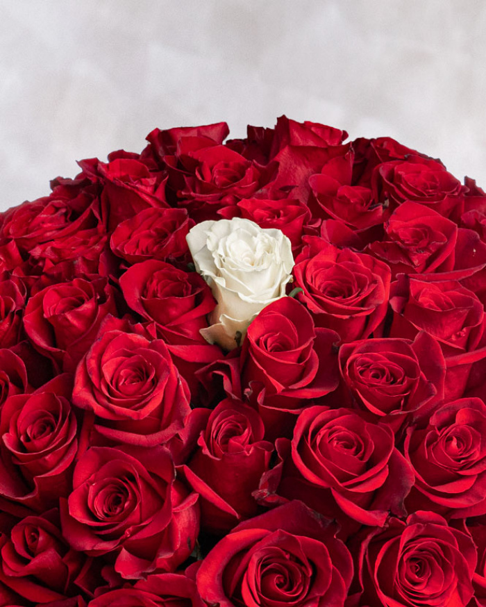 Buchet 101 trandafiri "Romantique Reverie" – imaginea 3