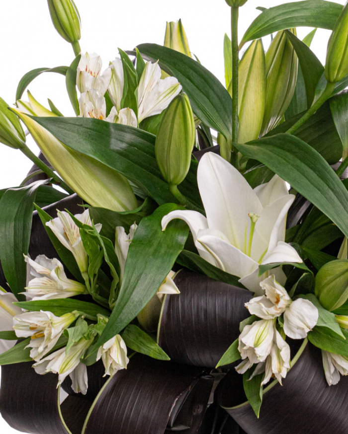Buchet funerar cu crini albi – imaginea 2