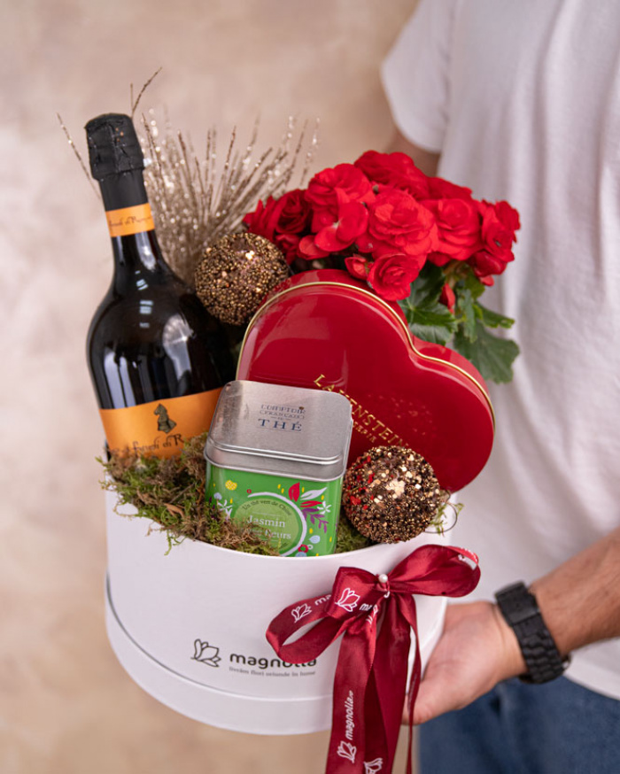 Christmas Gift with Begonia, Sparkling Wine, Chocolate and Tea – imaginea 3