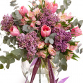 Buchet cu liliac și lalele „Delicatețe"
