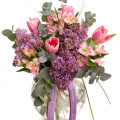 Buchet cu liliac și lalele „Delicatețe"