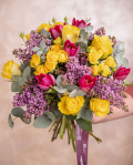 Buchet cu liliac și trandafiri galbeni – imaginea 3