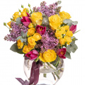 Buchet cu liliac și trandafiri galbeni