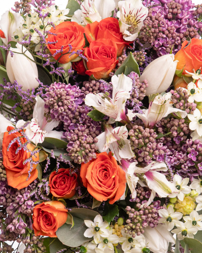 Buchet cu liliac și lalele "Spring Charm"