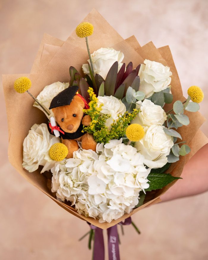 Graduation bouquet with roses and hydrangeas – imaginea 3