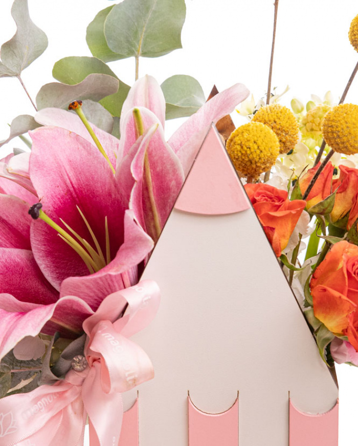 "Back to School" Rose and Lily Arrangement in Pencil Box – imaginea 2