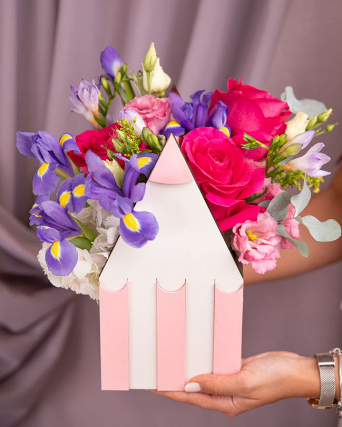 "Back to School" Rose and Iris Arrangement – imaginea 3