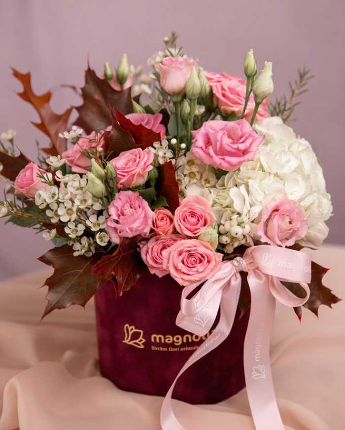 "Floral Majesty" rose and hydrangea arrangement – imaginea 3