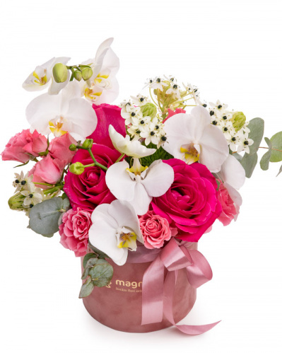 "Rêverie" floral arrangement with roses and orchids