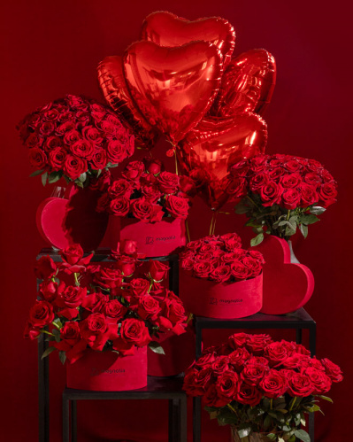 "Grand Gesture" Arrangements Bouquets and Baloons Set