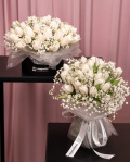 Set buchet și aranjament cu lalele albe