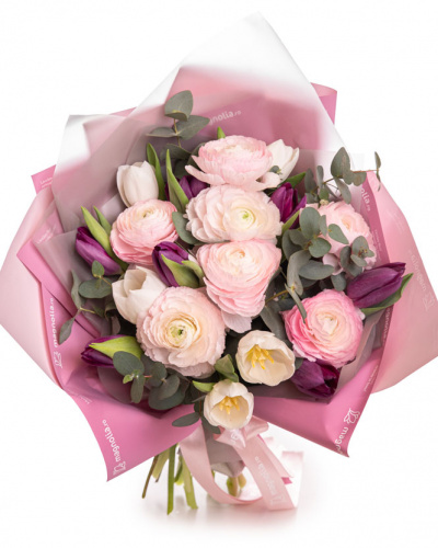 Buchet cu ranunculus și lalele