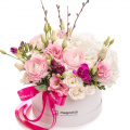 Aranjament cu ranunculus „Spring Whisper”