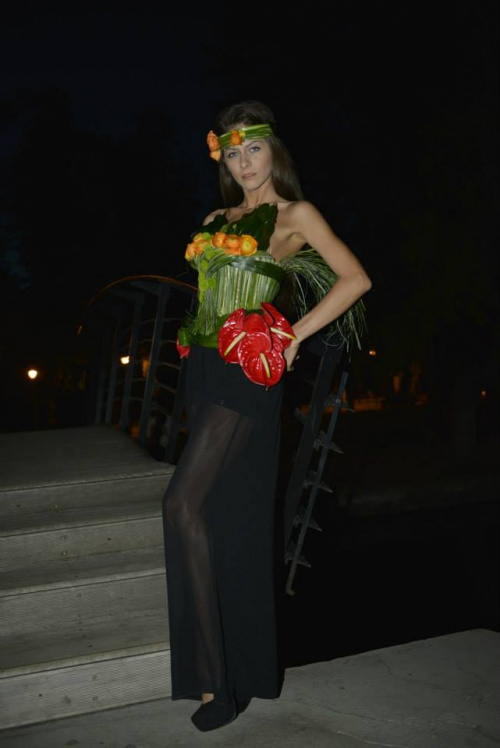 Prezentare de modă cu flori Magnolia – imaginea 1