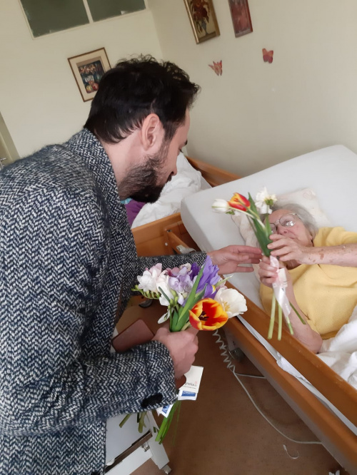 Magnolia a adus bucurie in 4 centre de ingrijire a varstnicilor – imaginea 1