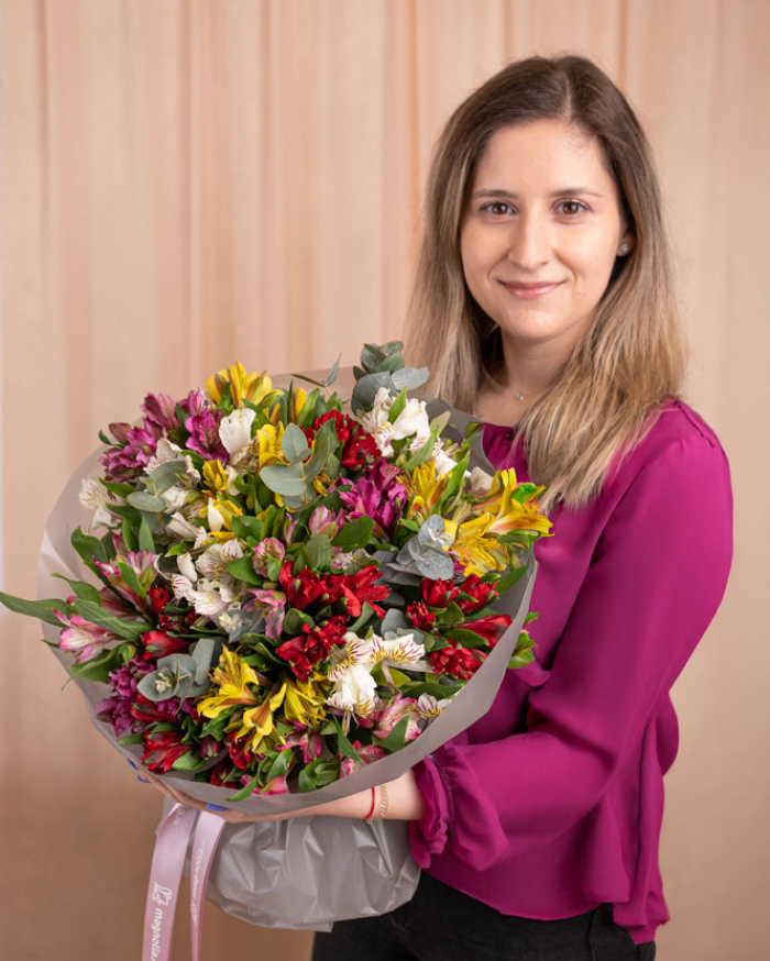 Bouquet of alstroemeria – imaginea 3