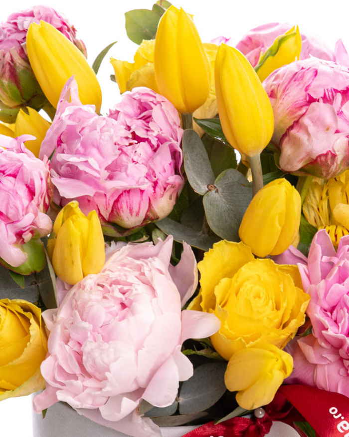 Pink Peony, Tulip and Rose Arrangement – imaginea 2