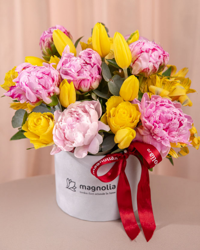Pink Peony, Tulip and Rose Arrangement – imaginea 3