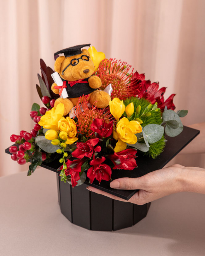 Aranjament floral de absolvire în tocă