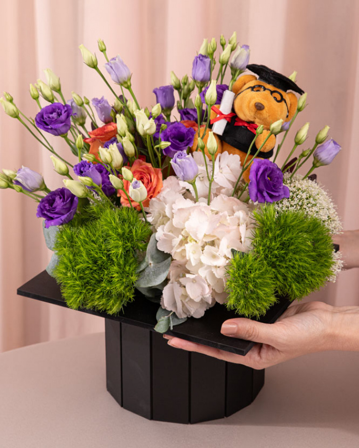 „Smart Blooms” Graduation Arrangement – imaginea 3