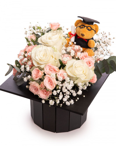 Rose Gratuation Cap Arrangement
