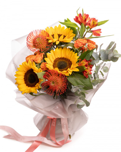 Buchet cu floarea-soarelui „Golden Embrace”