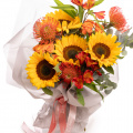Buchet cu floarea-soarelui „Golden Embrace”