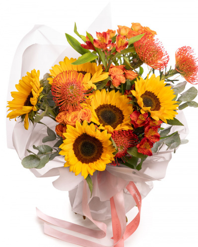 Buchet cu floarea-soarelui „Golden Embrace”