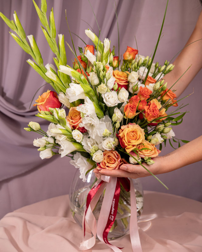 Buchet gladiole și trandafiri – imaginea 3