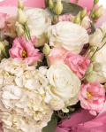 Buchet trandafiri albi și eustoma – imaginea 2