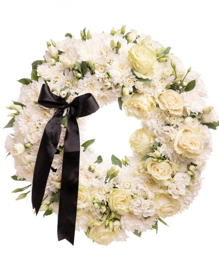 Coroană funerară albă cu trandafiri, crizanteme și eustoma – imaginea 1