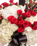 Buchet funerar cu hortensii garoafe si trandafiri, varianta premium, detaliu
