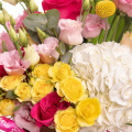 Aranjament floral in cutie