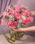 Buchet cu trandafiri roz si gypsophila, varianta premium, marime
