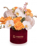 Aranjament floral de toamnă cu trandafiri si orhidee, varianta premium
