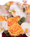 Aranjament floral de toamnă cu trandafiri si orhidee, varianta premium, detaliu