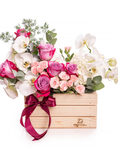 Wooden box with delicate flowers