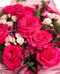 Bouquet of roses and alstroemeria – imaginea 2