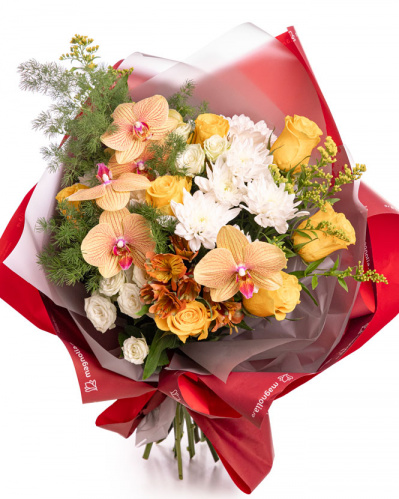 Chrysanthemums autumn bouquet
